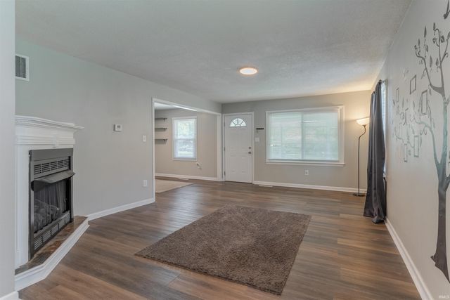 3014 Sweetser Avenue, Evansville, IN 47714