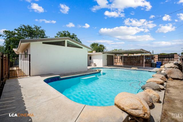 2905 Idaho Street, Bakersfield, CA 93305