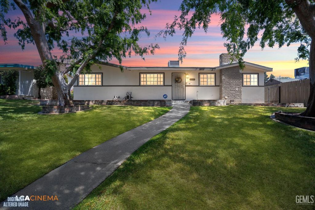 2905 Idaho Street, Bakersfield, CA 93305