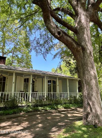 108 Dana Road, Natchez, MS 39120