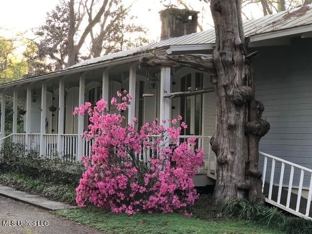 108 Dana Road, Natchez, MS 39120