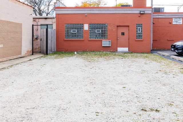 6560 W Higgins Avenue 101, Chicago, IL 60656