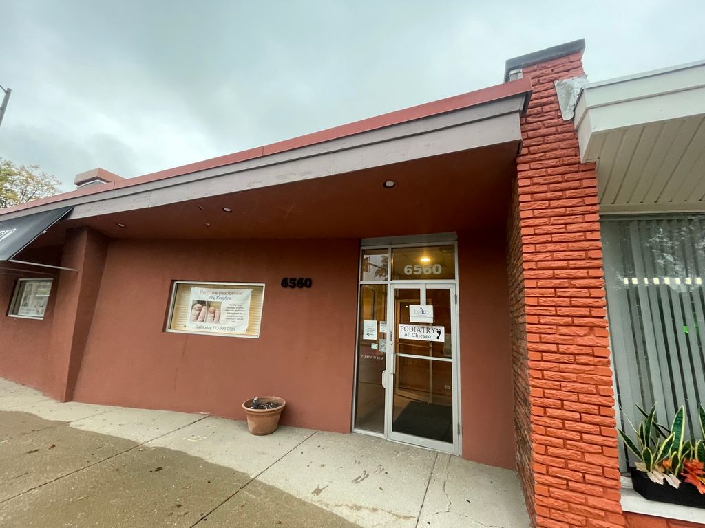 6560 W Higgins Avenue 101, Chicago, IL 60656