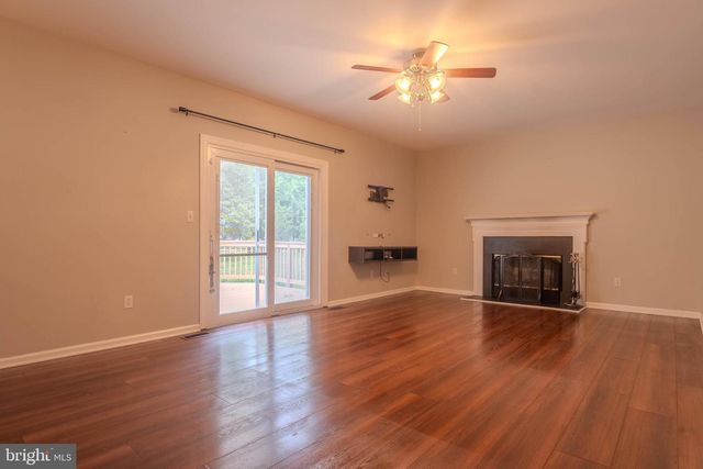 8 SPUR RIDGE CT, Newark, DE 19702