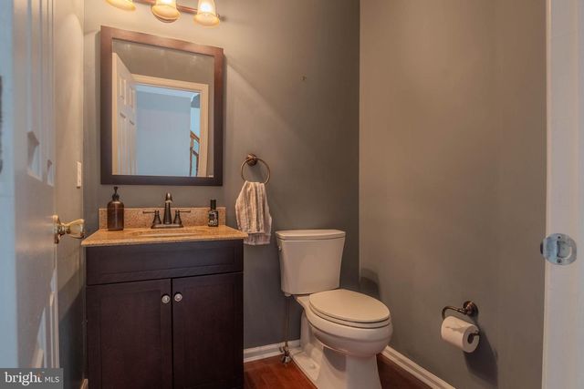 8 SPUR RIDGE CT, Newark, DE 19702