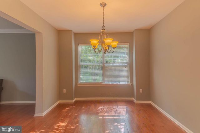 8 SPUR RIDGE CT, Newark, DE 19702