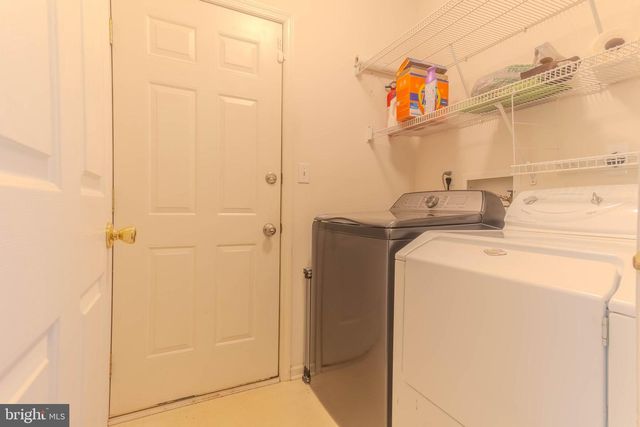 8 SPUR RIDGE CT, Newark, DE 19702