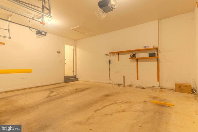 8 SPUR RIDGE CT, Newark, DE 19702