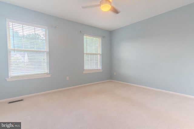 8 SPUR RIDGE CT, Newark, DE 19702