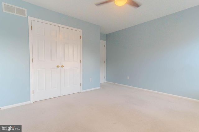 8 SPUR RIDGE CT, Newark, DE 19702