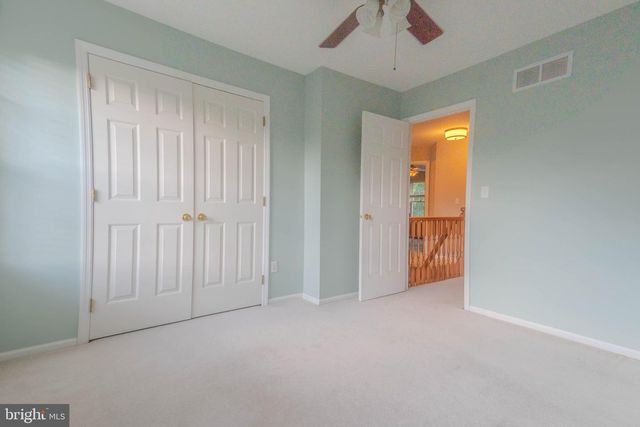 8 SPUR RIDGE CT, Newark, DE 19702