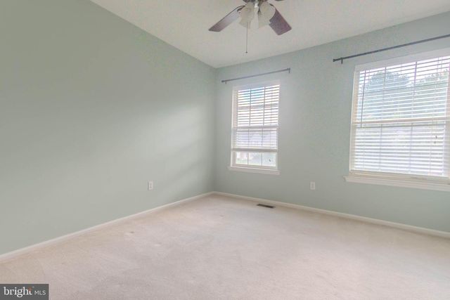 8 SPUR RIDGE CT, Newark, DE 19702