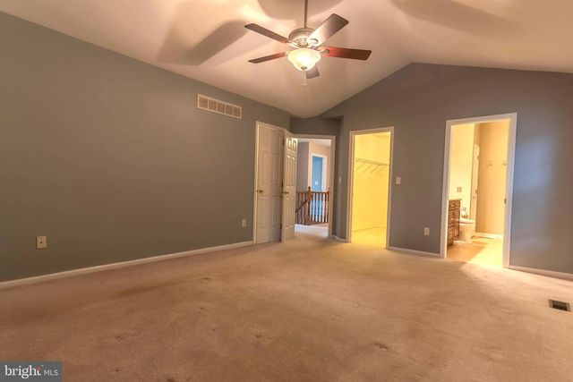 8 SPUR RIDGE CT, Newark, DE 19702