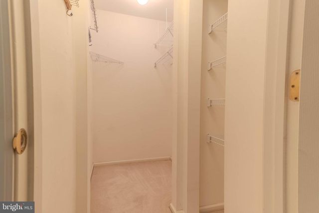 8 SPUR RIDGE CT, Newark, DE 19702