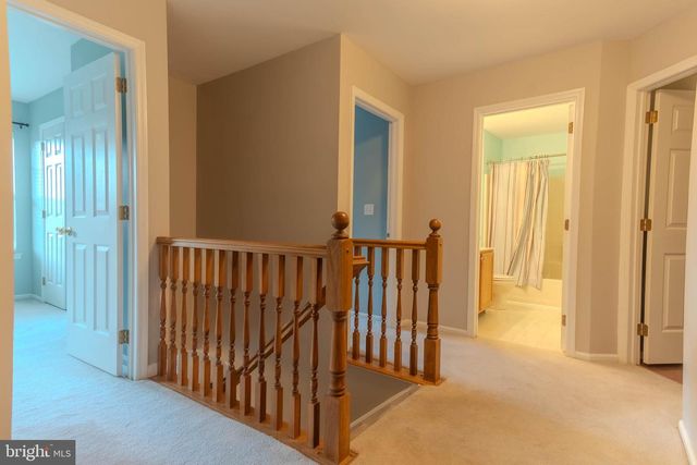 8 SPUR RIDGE CT, Newark, DE 19702