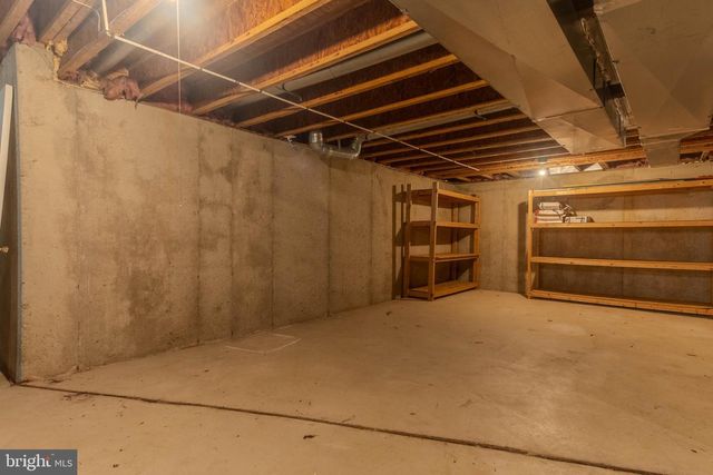 8 SPUR RIDGE CT, Newark, DE 19702