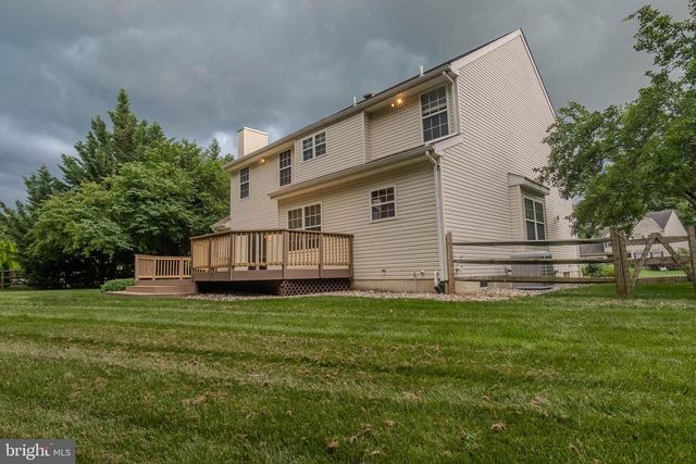 8 SPUR RIDGE CT, Newark, DE 19702