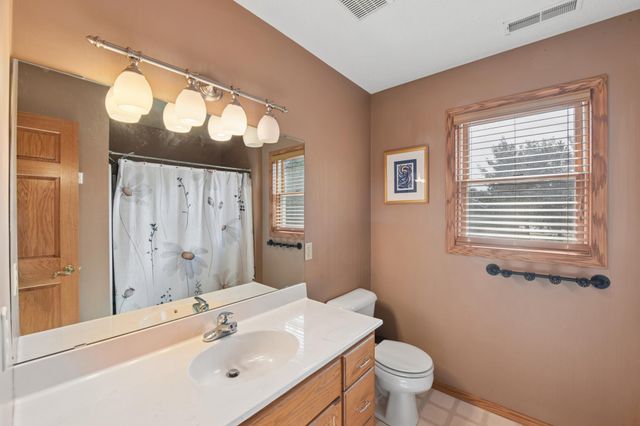 532 Woodland Lane, New Richmond, WI 54017