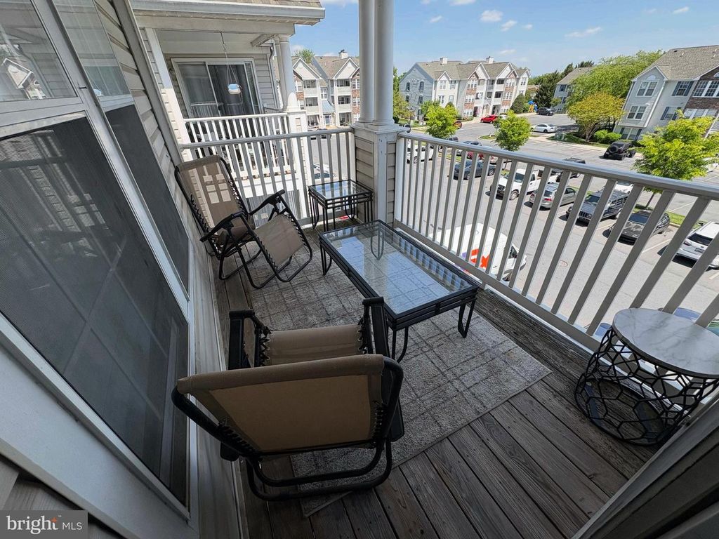 Image 17 of property listing at 5600 AVONSHIRE PL ##J, Frederick, MD 21703