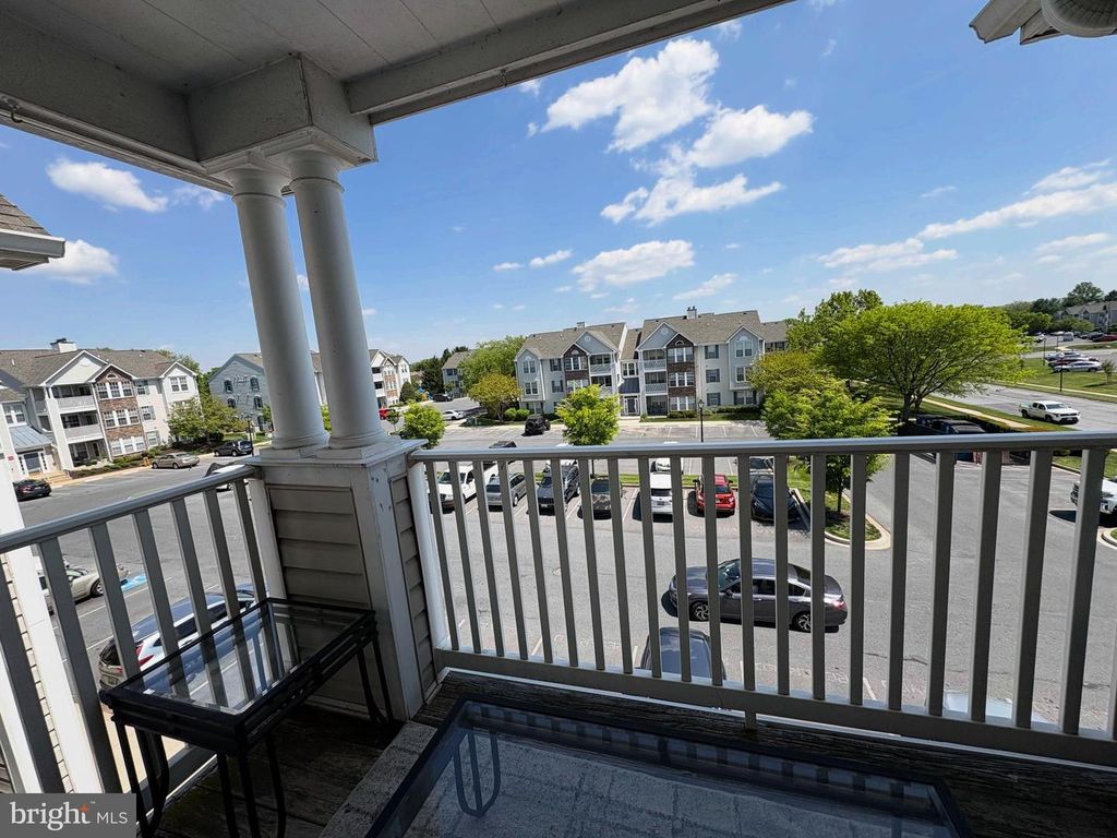 Image 18 of property listing at 5600 AVONSHIRE PL ##J, Frederick, MD 21703