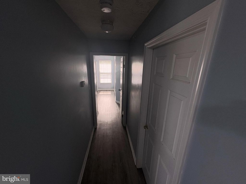 Image 8 of property listing at 5600 AVONSHIRE PL ##J, Frederick, MD 21703