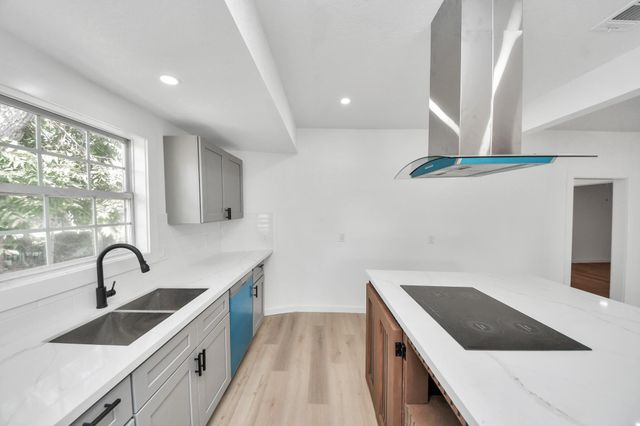 8321 Jennings Street A, Houston, TX 77017