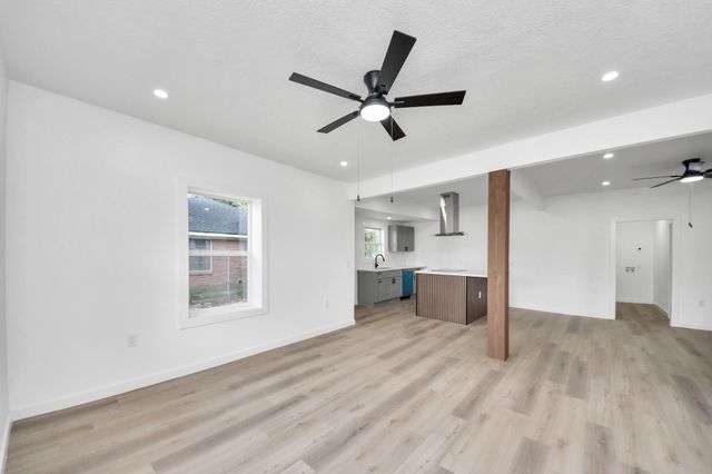 8321 Jennings Street A, Houston, TX 77017