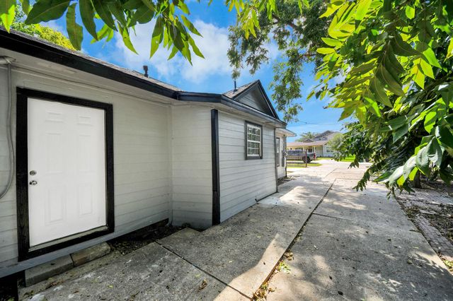 8321 Jennings Street A, Houston, TX 77017