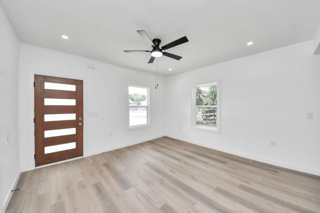 8321 Jennings Street A, Houston, TX 77017