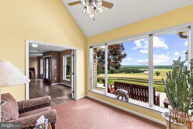 195 LOCUST GROVE RD, Dillsburg, PA 17019