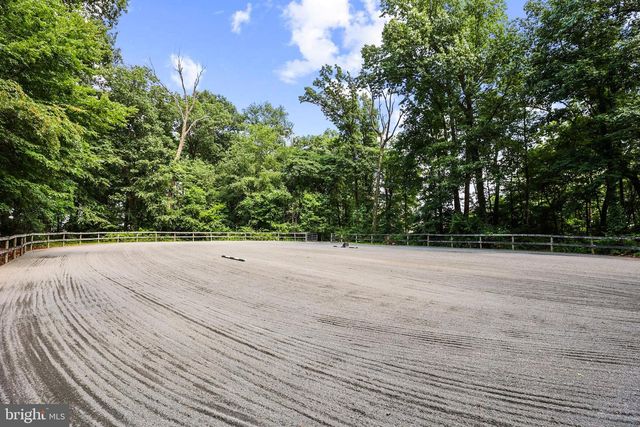 195 LOCUST GROVE RD, Dillsburg, PA 17019
