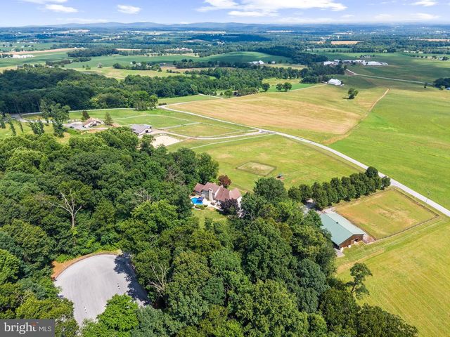 195 LOCUST GROVE RD, Dillsburg, PA 17019