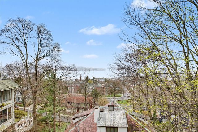 61 Fairview Avenue, Tarrytown, NY 10591