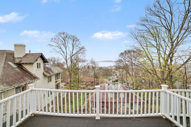 61 Fairview Avenue, Tarrytown, NY 10591