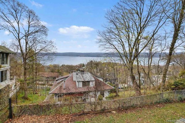 61 Fairview Avenue, Tarrytown, NY 10591