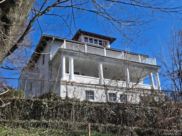 61 Fairview Avenue, Tarrytown, NY 10591