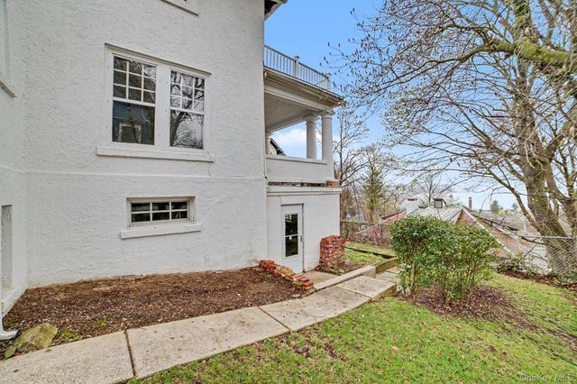 61 Fairview Avenue, Tarrytown, NY 10591
