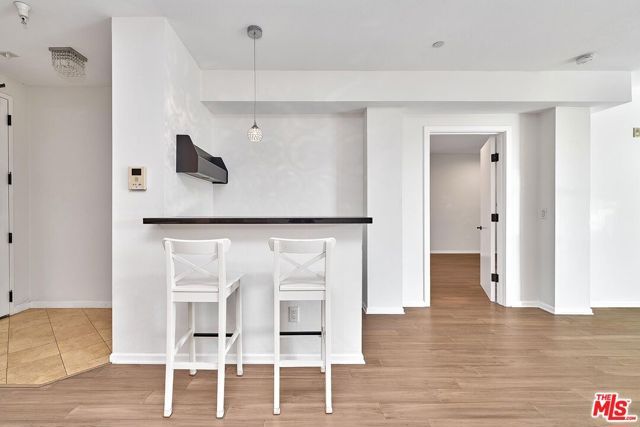 871 Crenshaw Boulevard 305, Los Angeles, CA 90005