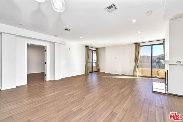 871 Crenshaw Boulevard 305, Los Angeles, CA 90005