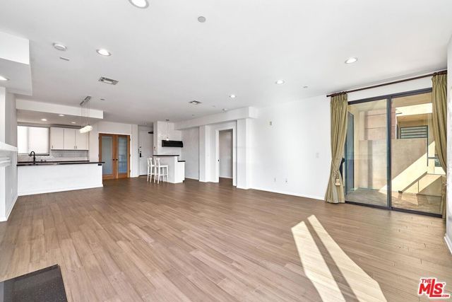 871 Crenshaw Boulevard 305, Los Angeles, CA 90005