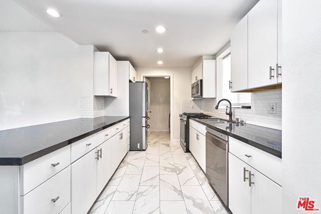 871 Crenshaw Boulevard 305, Los Angeles, CA 90005