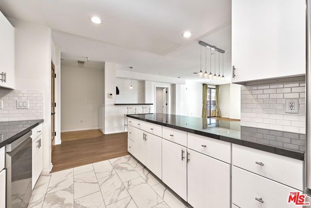 871 Crenshaw Boulevard 305, Los Angeles, CA 90005