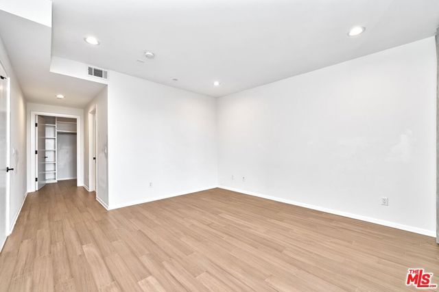 871 Crenshaw Boulevard 305, Los Angeles, CA 90005