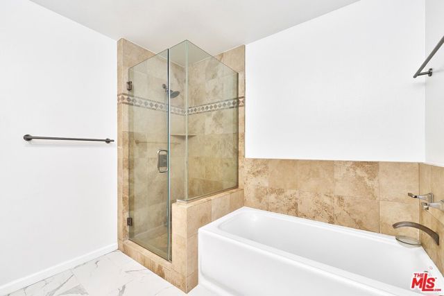 871 Crenshaw Boulevard 305, Los Angeles, CA 90005