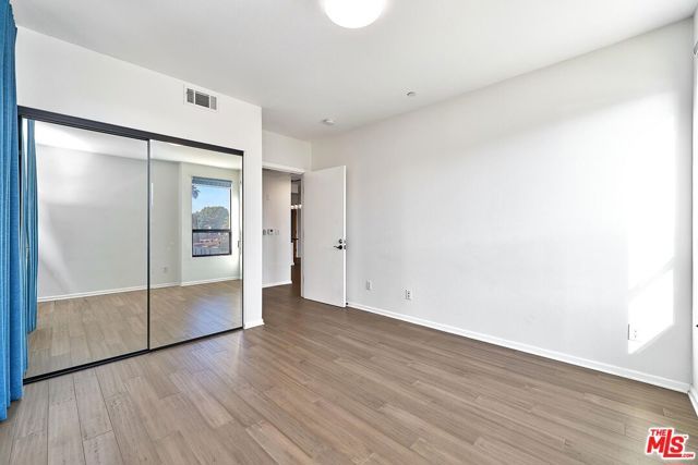 871 Crenshaw Boulevard 305, Los Angeles, CA 90005