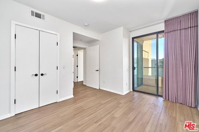 871 Crenshaw Boulevard 305, Los Angeles, CA 90005