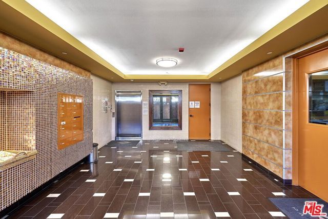 871 Crenshaw Boulevard 305, Los Angeles, CA 90005