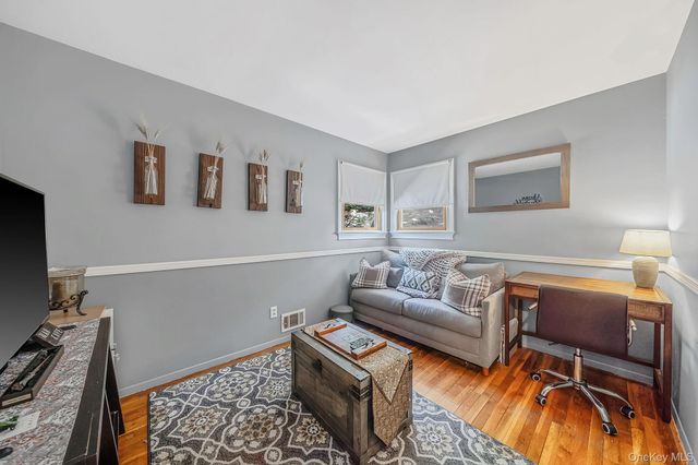 2 Pueblo Court, Sayville, NY 11782