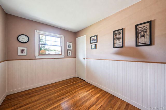 2 Pueblo Court, Sayville, NY 11782