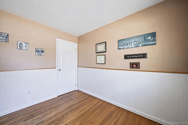 2 Pueblo Court, Sayville, NY 11782